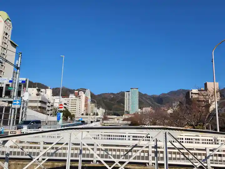 お玉大神(生田川の西岸)(兵庫県)
