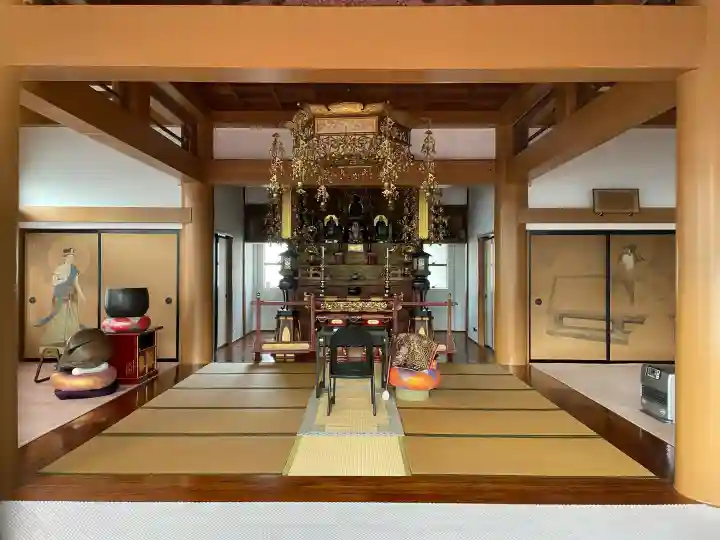 勝興寺の{uncategorized: "未分類", other: "その他", undefined: "問題あり", building: "その他建物", grave: "お墓", sacred_gate: "鳥居", guardian: "狛犬", statue: "像", buddha: "仏像", history: "歴史", nature: "自然", garden: "庭園", animal: "動物", pagoda: "塔", temizu: "手水舎", mountain_gate: "山門・神門", sanctuary: "本殿・本堂", subordinate: "末社・摂社", art: "芸術", scenery: "景色", jizo: "地蔵", ema: "絵馬", goshuin: "御朱印", omikuji: "おみくじ", items: "授与品その他", amulet: "お守り", goshuincho: "御朱印帳", eats: "食事", festival: "お祭り", votive_dance: "神楽", shichigosan: "七五三参", wedding: "結婚式", experience: "体験その他", initially: "初詣", around: "周辺", anti_infection: "感染症対策"}