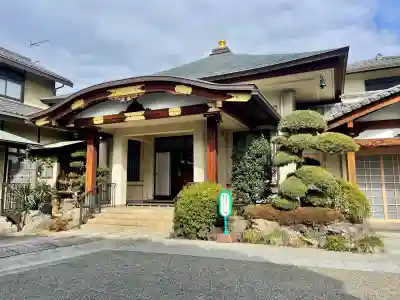 戒行寺の{uncategorized: "未分類", other: "その他", undefined: "問題あり", building: "その他建物", grave: "お墓", sacred_gate: "鳥居", guardian: "狛犬", statue: "像", buddha: "仏像", history: "歴史", nature: "自然", garden: "庭園", animal: "動物", pagoda: "塔", temizu: "手水舎", mountain_gate: "山門・神門", sanctuary: "本殿・本堂", subordinate: "末社・摂社", art: "芸術", scenery: "景色", jizo: "地蔵", ema: "絵馬", goshuin: "御朱印", omikuji: "おみくじ", items: "授与品その他", amulet: "お守り", goshuincho: "御朱印帳", eats: "食事", festival: "お祭り", votive_dance: "神楽", shichigosan: "七五三参", wedding: "結婚式", experience: "体験その他", initially: "初詣", around: "周辺", anti_infection: "感染症対策"}