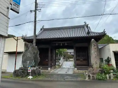 河上神社の山門・神門