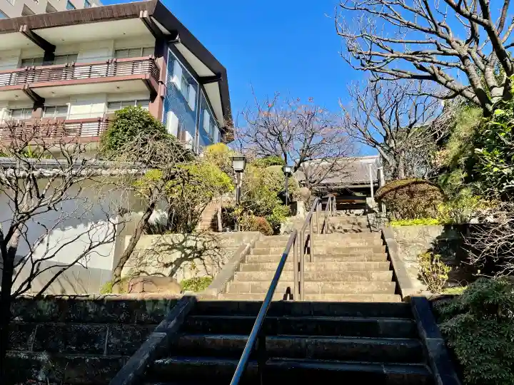法雲寺の{uncategorized: "未分類", other: "その他", undefined: "問題あり", building: "その他建物", grave: "お墓", sacred_gate: "鳥居", guardian: "狛犬", statue: "像", buddha: "仏像", history: "歴史", nature: "自然", garden: "庭園", animal: "動物", pagoda: "塔", temizu: "手水舎", mountain_gate: "山門・神門", sanctuary: "本殿・本堂", subordinate: "末社・摂社", art: "芸術", scenery: "景色", jizo: "地蔵", ema: "絵馬", goshuin: "御朱印", omikuji: "おみくじ", items: "授与品その他", amulet: "お守り", goshuincho: "御朱印帳", eats: "食事", festival: "お祭り", votive_dance: "神楽", shichigosan: "七五三参", wedding: "結婚式", experience: "体験その他", initially: "初詣", around: "周辺", anti_infection: "感染症対策"}