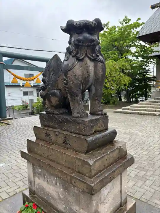 烈々布神社の狛犬