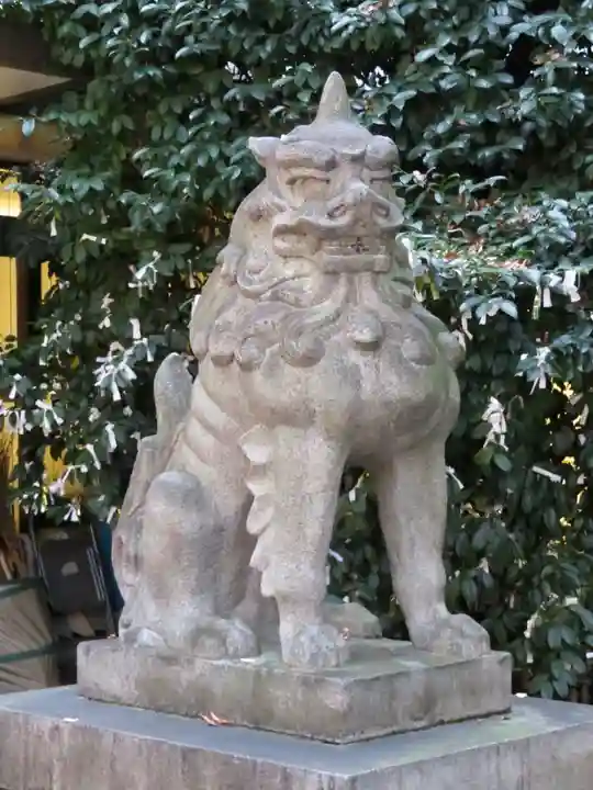 大鳥神社の狛犬