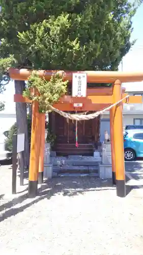 青山稲荷神社の鳥居