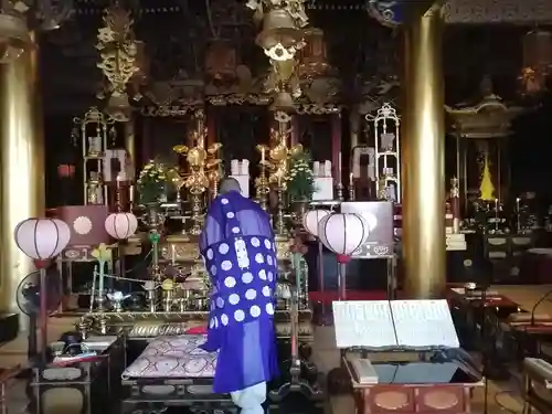 中山寺の本殿・本堂