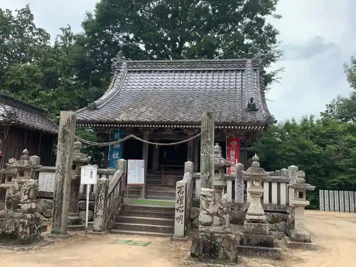 縣主神社の本殿・本堂