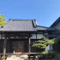 信行寺の本殿