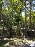 山の神社の本殿・本堂