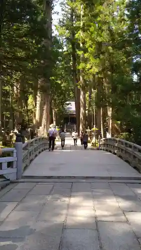 高野山金剛峯寺奥の院の建物その他