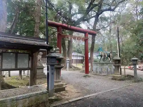 男神社の{uncategorized: "未分類", other: "その他", undefined: "問題あり", building: "その他建物", grave: "お墓", sacred_gate: "鳥居", guardian: "狛犬", statue: "像", buddha: "仏像", history: "歴史", nature: "自然", garden: "庭園", animal: "動物", pagoda: "塔", temizu: "手水舎", mountain_gate: "山門・神門", sanctuary: "本殿・本堂", subordinate: "末社・摂社", art: "芸術", scenery: "景色", jizo: "地蔵", ema: "絵馬", goshuin: "御朱印", omikuji: "おみくじ", items: "授与品その他", amulet: "お守り", goshuincho: "御朱印帳", eats: "食事", festival: "お祭り", votive_dance: "神楽", shichigosan: "七五三参", wedding: "結婚式", experience: "体験その他", initially: "初詣", around: "周辺", anti_infection: "感染症対策"}