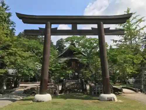 馬見岡綿向神社の鳥居