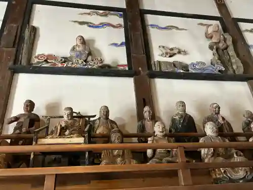 金鳳山 正法寺の{uncategorized: "未分類", other: "その他", undefined: "問題あり", building: "その他建物", grave: "お墓", sacred_gate: "鳥居", guardian: "狛犬", statue: "像", buddha: "仏像", history: "歴史", nature: "自然", garden: "庭園", animal: "動物", pagoda: "塔", temizu: "手水舎", mountain_gate: "山門・神門", sanctuary: "本殿・本堂", subordinate: "末社・摂社", art: "芸術", scenery: "景色", jizo: "地蔵", ema: "絵馬", goshuin: "御朱印", omikuji: "おみくじ", items: "授与品その他", amulet: "お守り", goshuincho: "御朱印帳", eats: "食事", festival: "お祭り", votive_dance: "神楽", shichigosan: "七五三参", wedding: "結婚式", experience: "体験その他", initially: "初詣", around: "周辺", anti_infection: "感染症対策"}