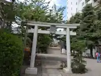被官稲荷神社の鳥居
