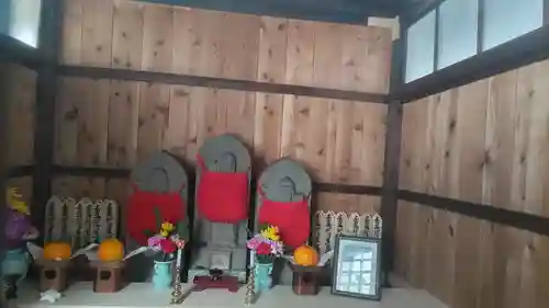 妙建山本立寺の地蔵