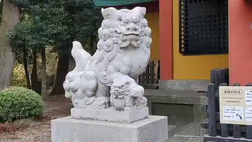 新橋浅間神社の狛犬