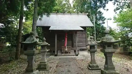 神明社の本殿