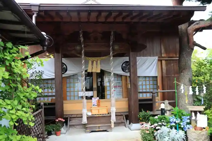 御嶽山神社の本殿・本堂