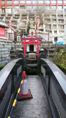 開運出世稲荷(延命院境内社)の鳥居