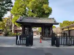 宝仙寺の山門