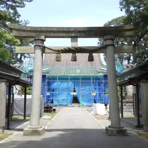 新治神社の鳥居