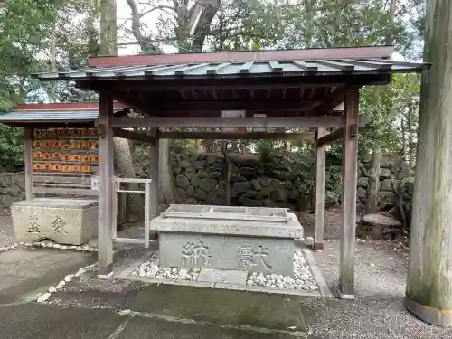 日保見山八幡宮の{uncategorized: "未分類", other: "その他", undefined: "問題あり", building: "その他建物", grave: "お墓", sacred_gate: "鳥居", guardian: "狛犬", statue: "像", buddha: "仏像", history: "歴史", nature: "自然", garden: "庭園", animal: "動物", pagoda: "塔", temizu: "手水舎", mountain_gate: "山門・神門", sanctuary: "本殿・本堂", subordinate: "末社・摂社", art: "芸術", scenery: "景色", jizo: "地蔵", ema: "絵馬", goshuin: "御朱印", omikuji: "おみくじ", items: "授与品その他", amulet: "お守り", goshuincho: "御朱印帳", eats: "食事", festival: "お祭り", votive_dance: "神楽", shichigosan: "七五三参", wedding: "結婚式", experience: "体験その他", initially: "初詣", around: "周辺", anti_infection: "感染症対策"}