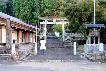 諏訪神社の鳥居