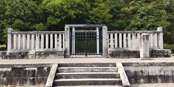 天武天皇・持統天皇陵(檜隈大内陵)(奈良県)