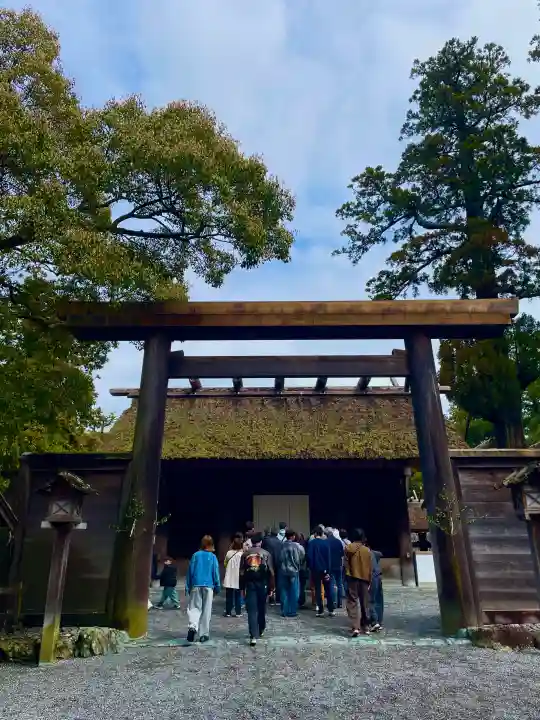 伊勢神宮外宮(豊受大神宮)の{uncategorized: "未分類", other: "その他", undefined: "問題あり", building: "その他建物", grave: "お墓", sacred_gate: "鳥居", guardian: "狛犬", statue: "像", buddha: "仏像", history: "歴史", nature: "自然", garden: "庭園", animal: "動物", pagoda: "塔", temizu: "手水舎", mountain_gate: "山門・神門", sanctuary: "本殿・本堂", subordinate: "末社・摂社", art: "芸術", scenery: "景色", jizo: "地蔵", ema: "絵馬", goshuin: "御朱印", omikuji: "おみくじ", items: "授与品その他", amulet: "お守り", goshuincho: "御朱印帳", eats: "食事", festival: "お祭り", votive_dance: "神楽", shichigosan: "七五三参", wedding: "結婚式", experience: "体験その他", initially: "初詣", around: "周辺", anti_infection: "感染症対策"}