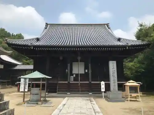 三谷寺の本殿