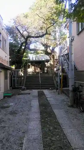 子神社の庭園