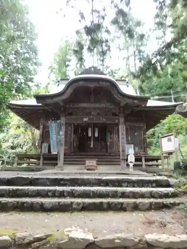 真福寺の本殿