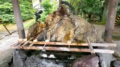越中一宮 髙瀬神社の{uncategorized: "未分類", other: "その他", undefined: "問題あり", building: "その他建物", grave: "お墓", sacred_gate: "鳥居", guardian: "狛犬", statue: "像", buddha: "仏像", history: "歴史", nature: "自然", garden: "庭園", animal: "動物", pagoda: "塔", temizu: "手水舎", mountain_gate: "山門・神門", sanctuary: "本殿・本堂", subordinate: "末社・摂社", art: "芸術", scenery: "景色", jizo: "地蔵", ema: "絵馬", goshuin: "御朱印", omikuji: "おみくじ", items: "授与品その他", amulet: "お守り", goshuincho: "御朱印帳", eats: "食事", festival: "お祭り", votive_dance: "神楽", shichigosan: "七五三参", wedding: "結婚式", experience: "体験その他", initially: "初詣", around: "周辺", anti_infection: "感染症対策"}