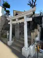 榎稲荷神社の{uncategorized: "未分類", other: "その他", undefined: "問題あり", building: "その他建物", grave: "お墓", sacred_gate: "鳥居", guardian: "狛犬", statue: "像", buddha: "仏像", history: "歴史", nature: "自然", garden: "庭園", animal: "動物", pagoda: "塔", temizu: "手水舎", mountain_gate: "山門・神門", sanctuary: "本殿・本堂", subordinate: "末社・摂社", art: "芸術", scenery: "景色", jizo: "地蔵", ema: "絵馬", goshuin: "御朱印", omikuji: "おみくじ", items: "授与品その他", amulet: "お守り", goshuincho: "御朱印帳", eats: "食事", festival: "お祭り", votive_dance: "神楽", shichigosan: "七五三参", wedding: "結婚式", experience: "体験その他", initially: "初詣", around: "周辺", anti_infection: "感染症対策"}