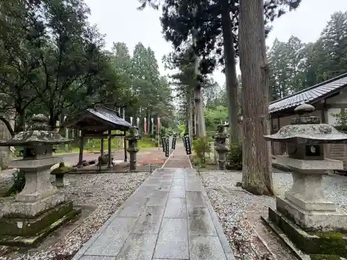 熱日高彦神社の{uncategorized: "未分類", other: "その他", undefined: "問題あり", building: "その他建物", grave: "お墓", sacred_gate: "鳥居", guardian: "狛犬", statue: "像", buddha: "仏像", history: "歴史", nature: "自然", garden: "庭園", animal: "動物", pagoda: "塔", temizu: "手水舎", mountain_gate: "山門・神門", sanctuary: "本殿・本堂", subordinate: "末社・摂社", art: "芸術", scenery: "景色", jizo: "地蔵", ema: "絵馬", goshuin: "御朱印", omikuji: "おみくじ", items: "授与品その他", amulet: "お守り", goshuincho: "御朱印帳", eats: "食事", festival: "お祭り", votive_dance: "神楽", shichigosan: "七五三参", wedding: "結婚式", experience: "体験その他", initially: "初詣", around: "周辺", anti_infection: "感染症対策"}