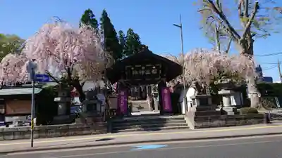 櫻山神社の山門・神門