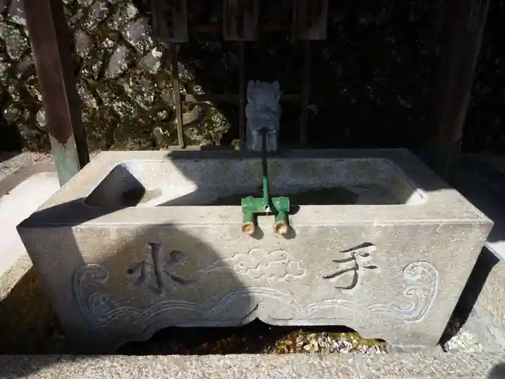 都美恵神社の手水舎