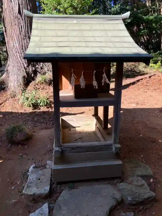 雨引千勝神社の{uncategorized: "未分類", other: "その他", undefined: "問題あり", building: "その他建物", grave: "お墓", sacred_gate: "鳥居", guardian: "狛犬", statue: "像", buddha: "仏像", history: "歴史", nature: "自然", garden: "庭園", animal: "動物", pagoda: "塔", temizu: "手水舎", mountain_gate: "山門・神門", sanctuary: "本殿・本堂", subordinate: "末社・摂社", art: "芸術", scenery: "景色", jizo: "地蔵", ema: "絵馬", goshuin: "御朱印", omikuji: "おみくじ", items: "授与品その他", amulet: "お守り", goshuincho: "御朱印帳", eats: "食事", festival: "お祭り", votive_dance: "神楽", shichigosan: "七五三参", wedding: "結婚式", experience: "体験その他", initially: "初詣", around: "周辺", anti_infection: "感染症対策"}