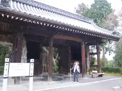 根香寺の山門・神門