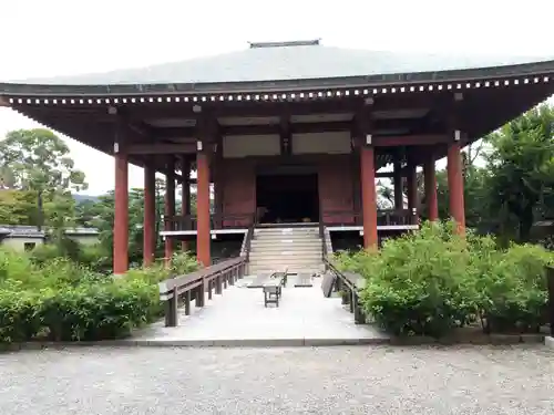 中宮寺の本殿・本堂