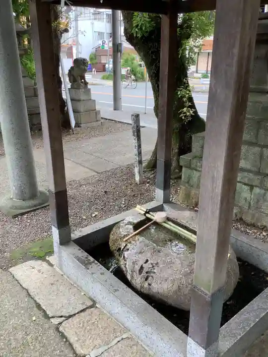 片山八幡神社の手水舎