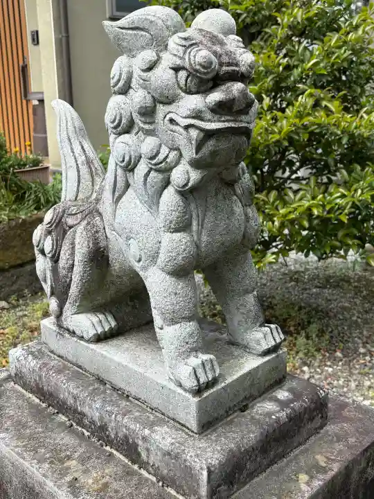 熊野神社の{uncategorized: "未分類", other: "その他", undefined: "問題あり", building: "その他建物", grave: "お墓", sacred_gate: "鳥居", guardian: "狛犬", statue: "像", buddha: "仏像", history: "歴史", nature: "自然", garden: "庭園", animal: "動物", pagoda: "塔", temizu: "手水舎", mountain_gate: "山門・神門", sanctuary: "本殿・本堂", subordinate: "末社・摂社", art: "芸術", scenery: "景色", jizo: "地蔵", ema: "絵馬", goshuin: "御朱印", omikuji: "おみくじ", items: "授与品その他", amulet: "お守り", goshuincho: "御朱印帳", eats: "食事", festival: "お祭り", votive_dance: "神楽", shichigosan: "七五三参", wedding: "結婚式", experience: "体験その他", initially: "初詣", around: "周辺", anti_infection: "感染症対策"}