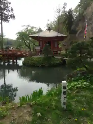 達谷西光寺の末社・摂社