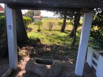 仲神社の手水舎