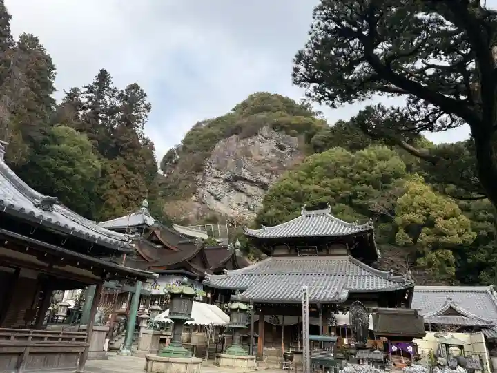 宝山寺の{uncategorized: "未分類", other: "その他", undefined: "問題あり", building: "その他建物", grave: "お墓", sacred_gate: "鳥居", guardian: "狛犬", statue: "像", buddha: "仏像", history: "歴史", nature: "自然", garden: "庭園", animal: "動物", pagoda: "塔", temizu: "手水舎", mountain_gate: "山門・神門", sanctuary: "本殿・本堂", subordinate: "末社・摂社", art: "芸術", scenery: "景色", jizo: "地蔵", ema: "絵馬", goshuin: "御朱印", omikuji: "おみくじ", items: "授与品その他", amulet: "お守り", goshuincho: "御朱印帳", eats: "食事", festival: "お祭り", votive_dance: "神楽", shichigosan: "七五三参", wedding: "結婚式", experience: "体験その他", initially: "初詣", around: "周辺", anti_infection: "感染症対策"}