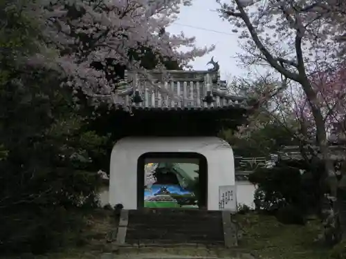 十禅律院の山門・神門