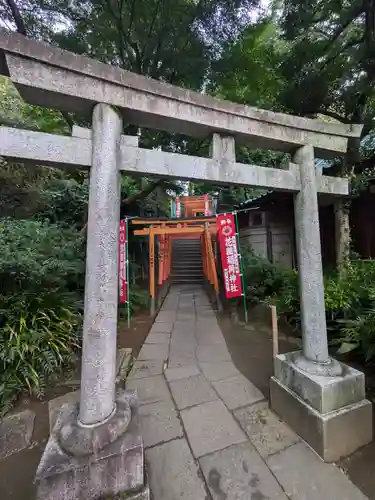花園稲荷神社の鳥居