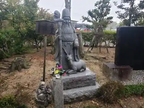 御沢神社の像