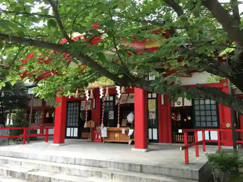 市原稲荷神社の本殿