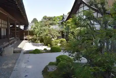 西教寺の庭園