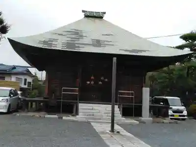 西蓮寺の本殿・本堂